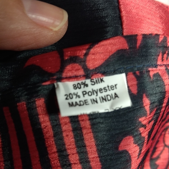 Made in India wrap around 80 percent silk skirt. - Picture 4 of 6